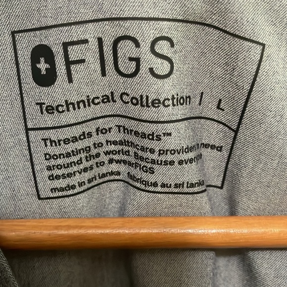 figs Catarina one pocket scrub top grey large - Picture 3 of 5